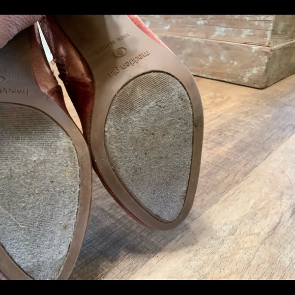 Boots - Picture 3 of 3